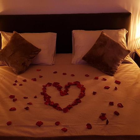 Love Room Jaccuzi Puisserguier Kültér fotó