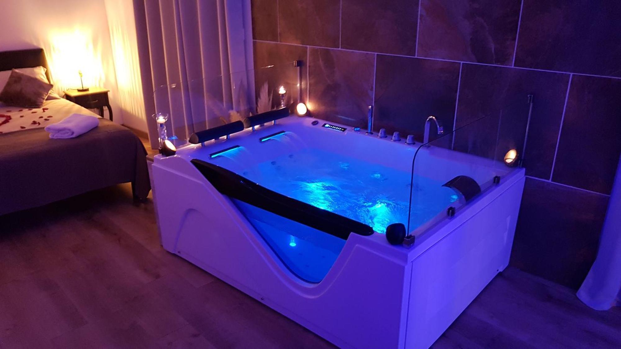 Love Room Jaccuzi Puisserguier Kültér fotó